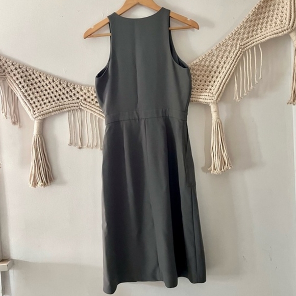 Banana Republic Gray Crepe Button Front Sleeveless Shift Dress - Picture 6 of 11